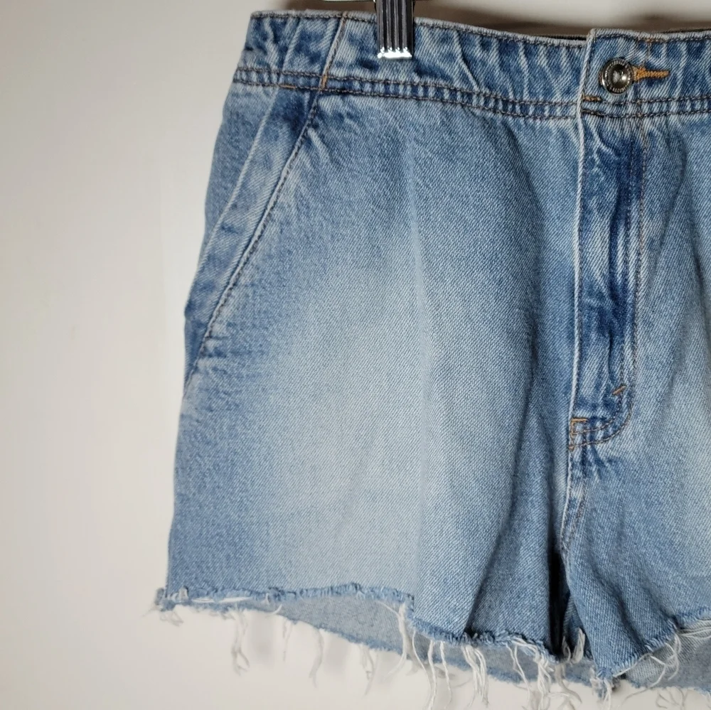 Vintage Levi's 2002 Adjustable Denim Shorts | 100% Cotton | Y2K Levi's | 8